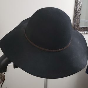 Black 100% wool floppy hat